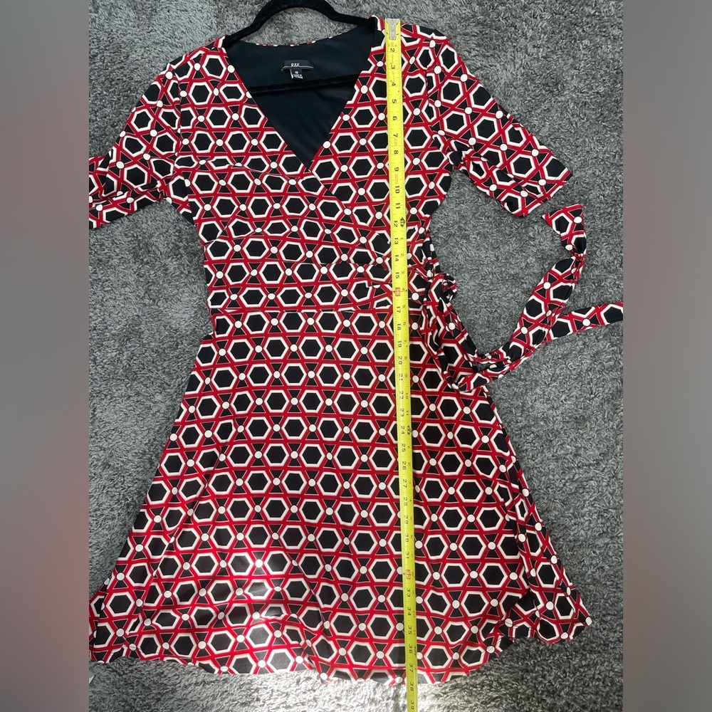 Geometric Patterned Dress - Red and Black R&K short sleeve stretchy size 10 - Picture 15 of 17